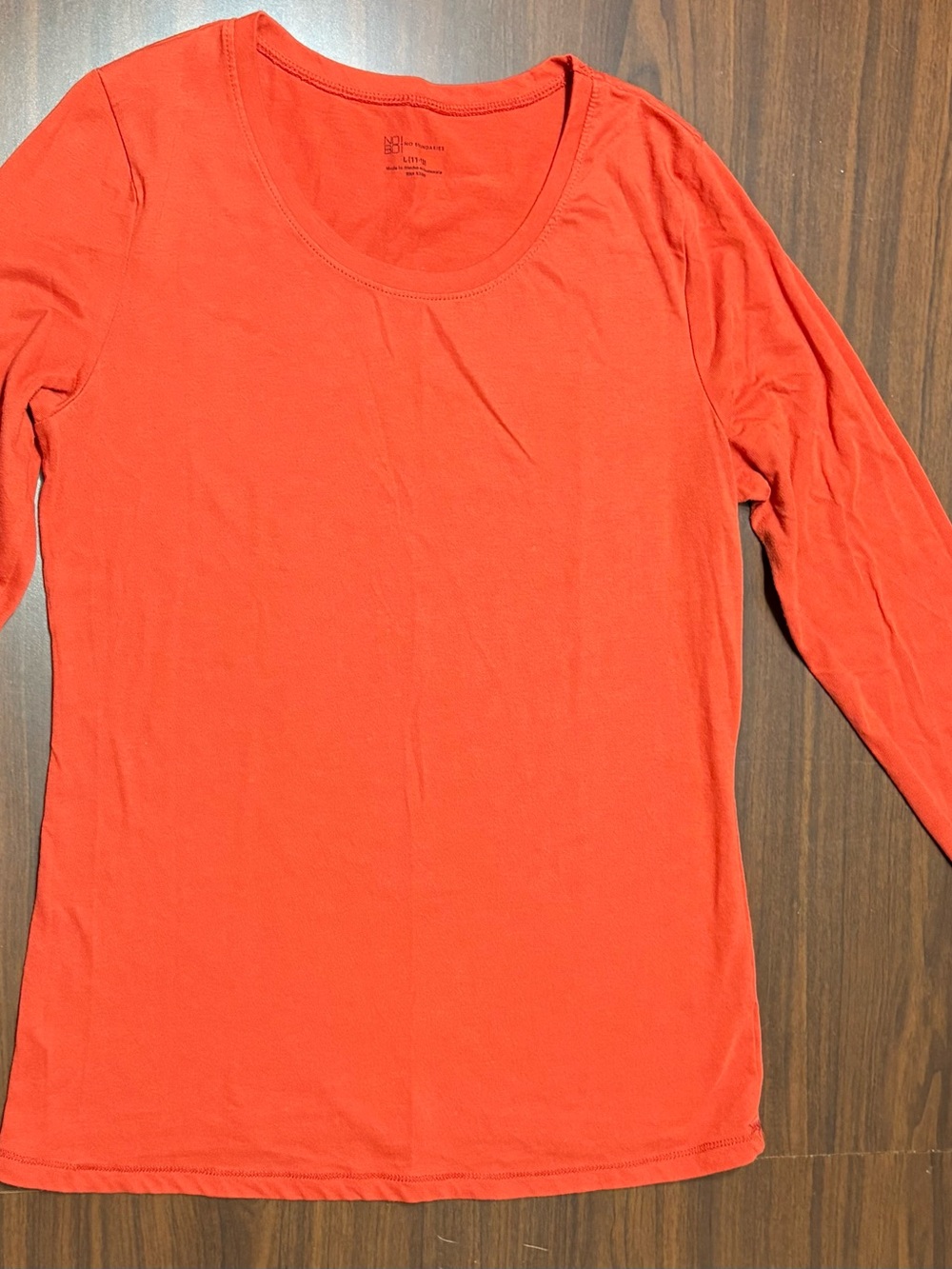 No Boundaries Women's Long-Sleeve Scoop Neck Top - Bright Orange
